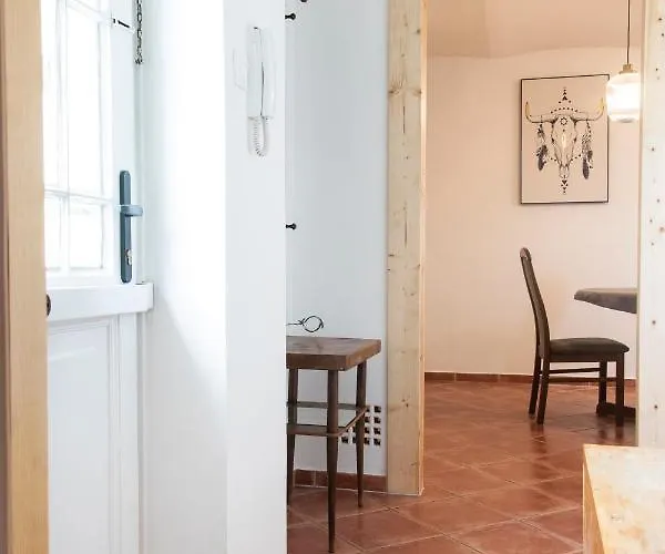 W21 * بودابست