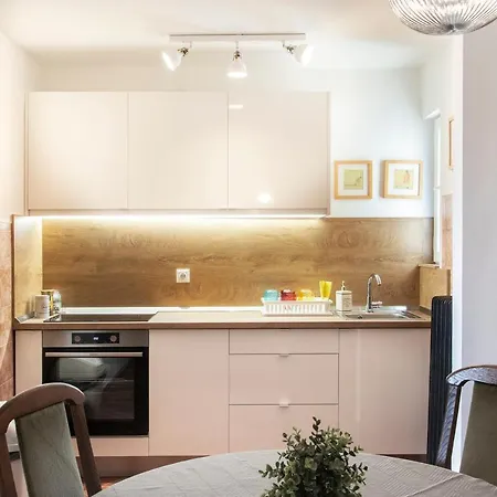 W21 Apartment *