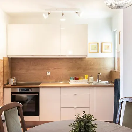 W21 Apartment *